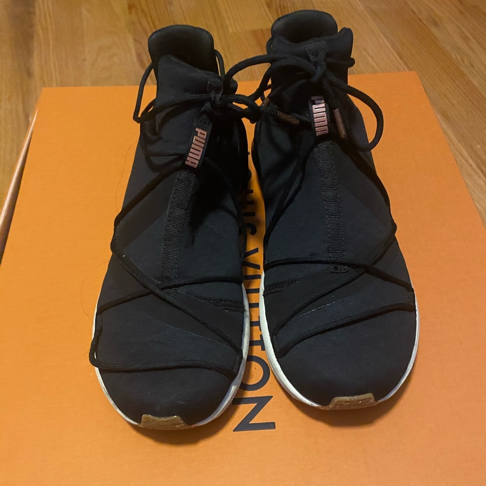 Women’s puma sneakers